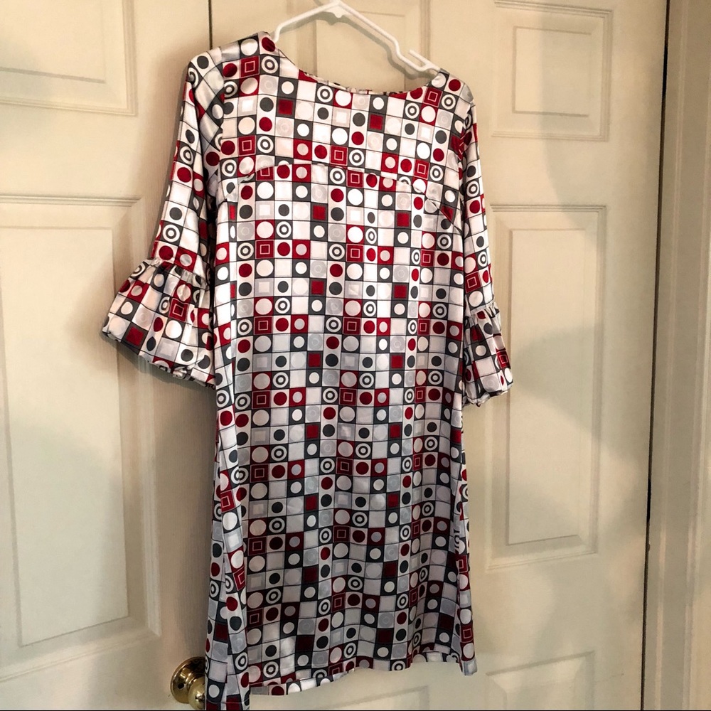 AAApple size large elbow length dress